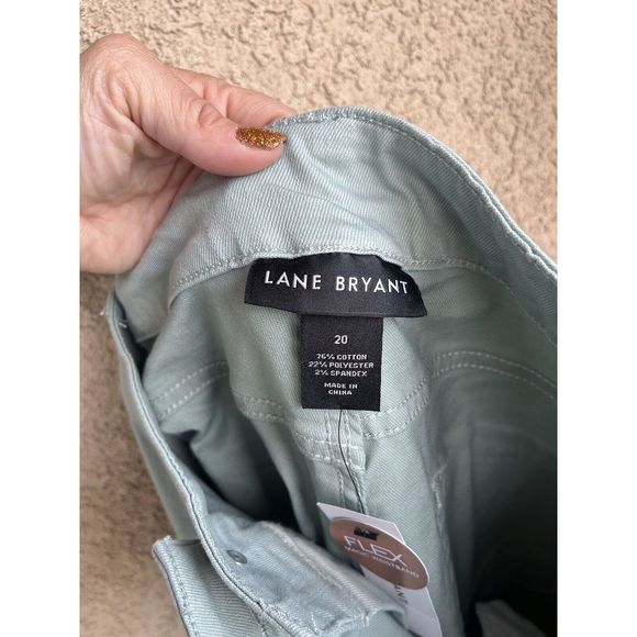 Lane Bryant High Rise Bermuda Shorts - Size 20 - Sea Foam Green - Picture 6 of 7